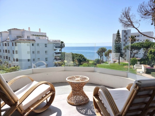 2 Bedrooms Apartment in Calahonda