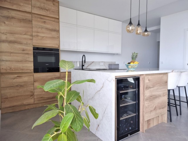 2 Bedrooms Apartment in Calahonda