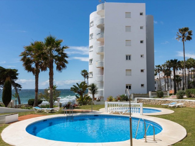 2 Bedrooms Apartment in Calahonda
