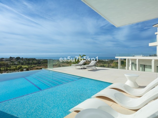 7 Bedrooms Villa in Benahavís