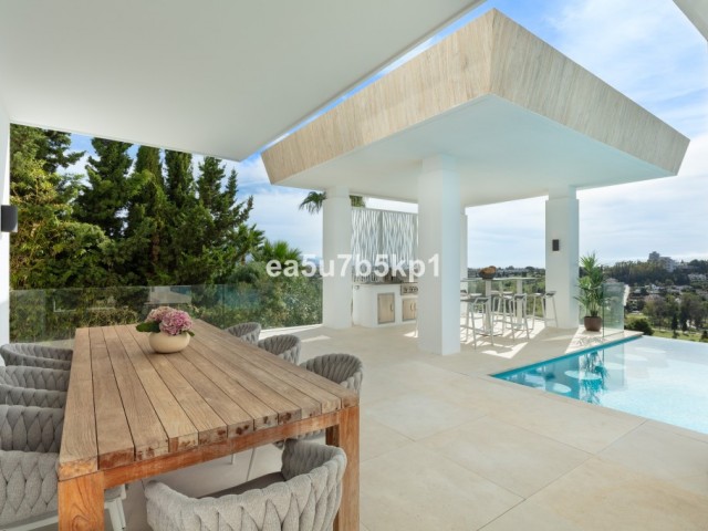 7 Bedrooms Villa in Benahavís