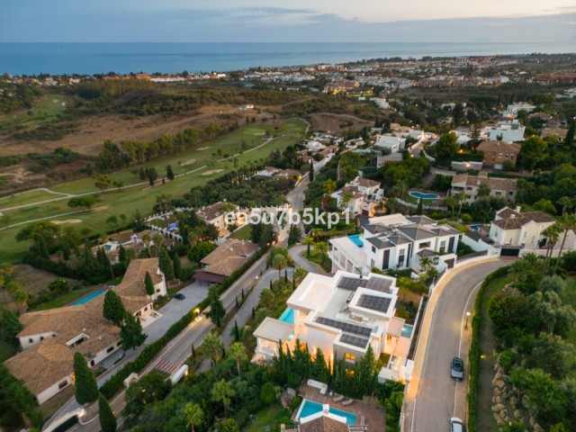 7 Bedrooms Villa in Benahavís
