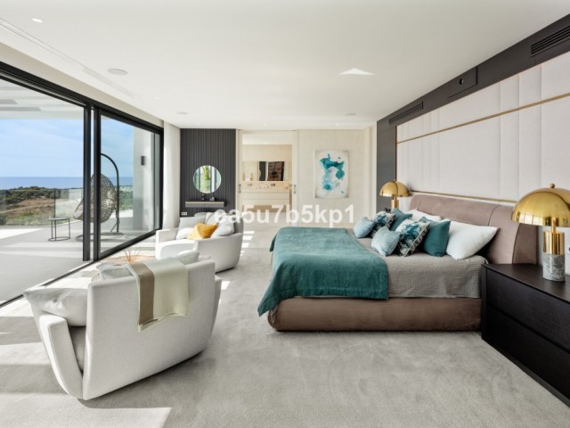 7 Bedrooms Villa in Benahavís