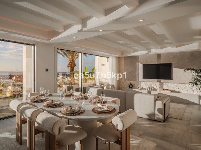 Penthouse avec 4 Chambres  à Puerto Banús