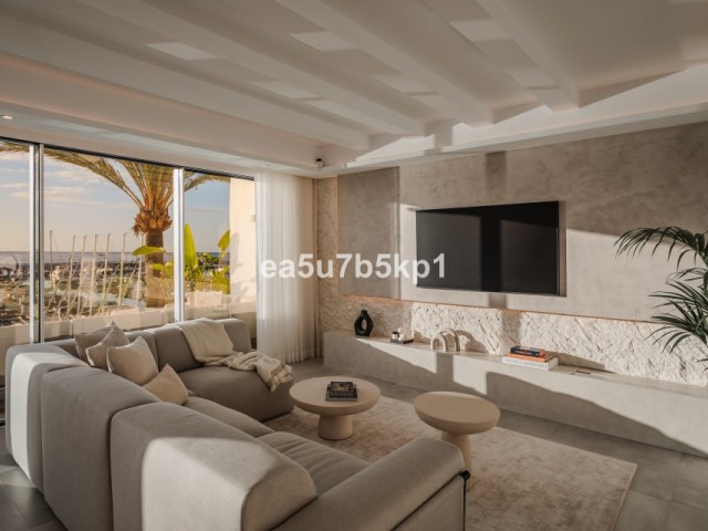 Penthouse avec 4 Chambres  à Puerto Banús