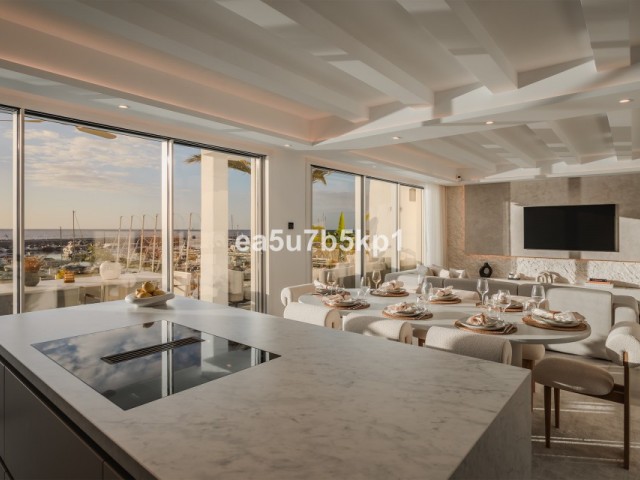 Ático con 4 Dormitorios  en Puerto Banús