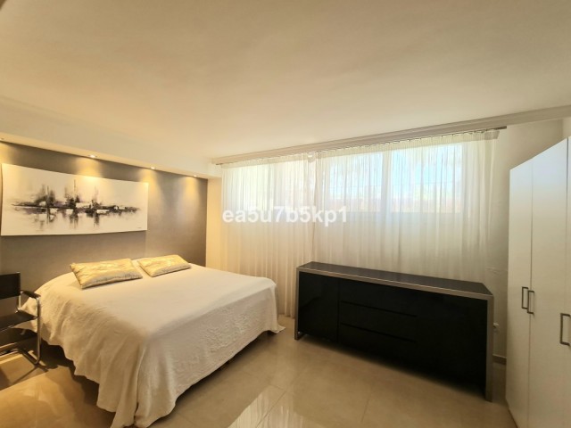 5 Bedrooms Townhouse in Marbella