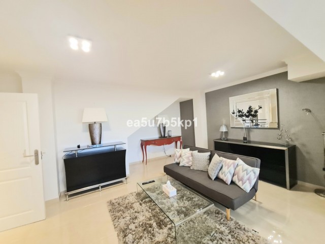 5 Bedrooms Townhouse in Marbella