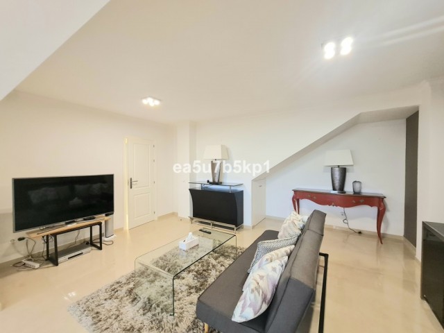 5 Bedrooms Townhouse in Marbella