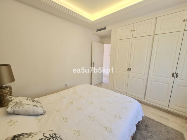 5 Bedrooms Townhouse in Marbella