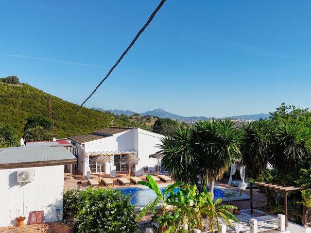 Villa avec 4 Chambres  à Alhaurín el Grande