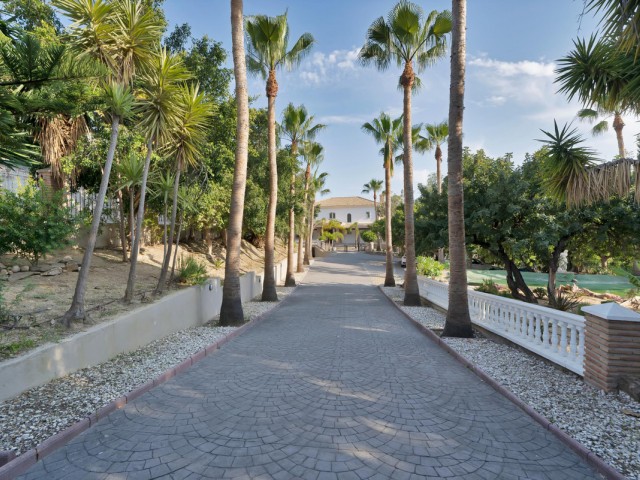 Villa avec 9 Chambres  à Benalmadena