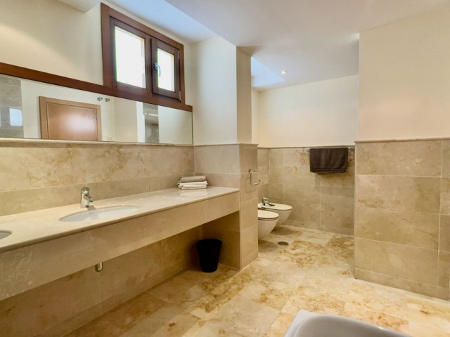 Penthouse i Altos de los Monteros