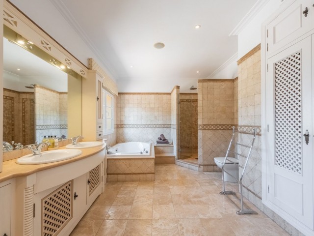 7 Schlafzimmer Villa in San Roque Club