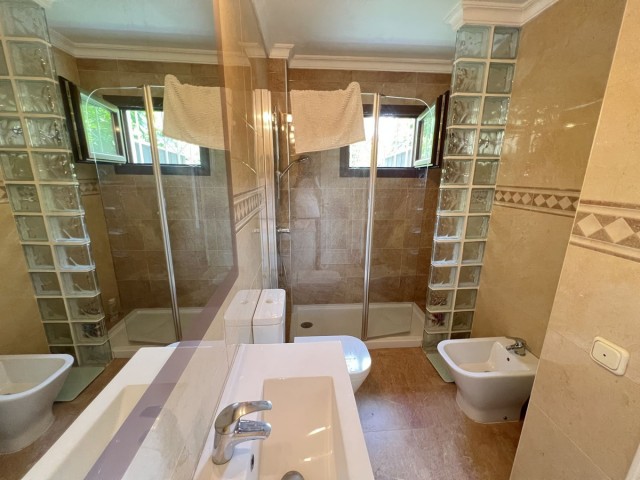 Villa con 8 Dormitorios  en Marbella