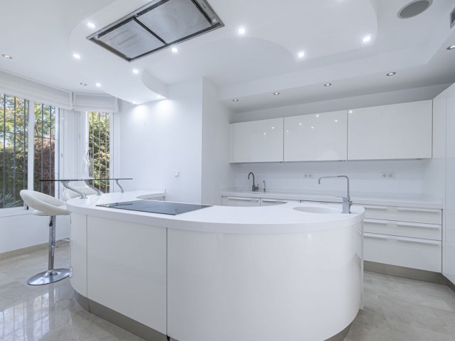 7 Sovrums Villa i Nueva Andalucía