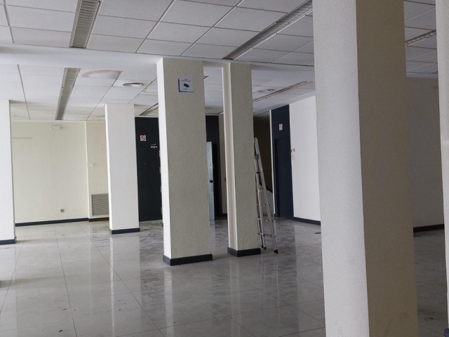 Comercial con 0 Dormitorios  en Marbella