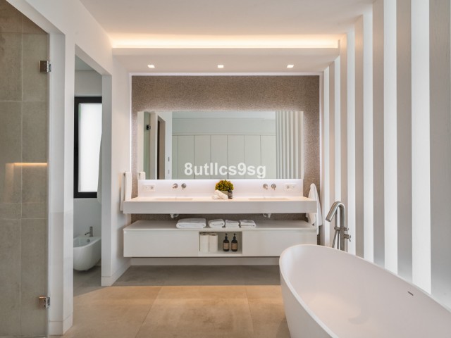 5 Slaapkamer Villa in Nueva Andalucía
