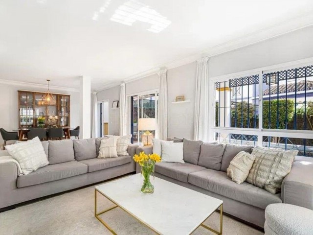 5 Schlafzimmer Reihenhaus in San Pedro de Alcántara