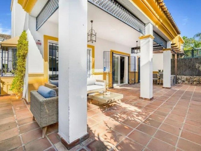 5 Schlafzimmer Reihenhaus in San Pedro de Alcántara