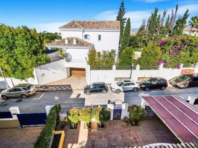 5 Schlafzimmer Reihenhaus in San Pedro de Alcántara