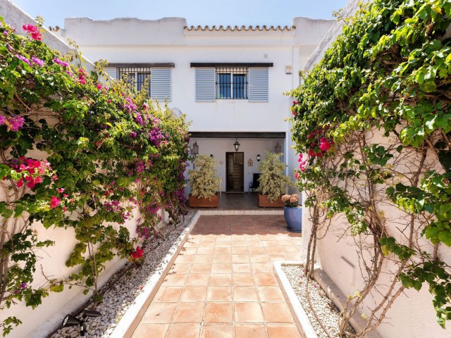 3 Schlafzimmer Reihenhaus in Nueva Andalucía