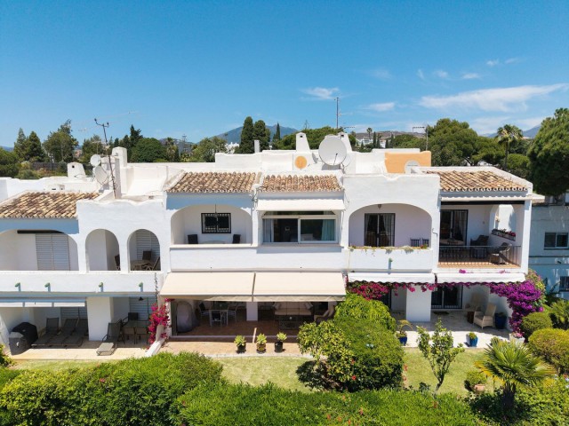 3 Schlafzimmer Reihenhaus in Nueva Andalucía