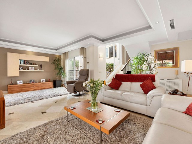 3 Schlafzimmer Reihenhaus in Nueva Andalucía