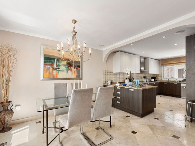 3 Schlafzimmer Reihenhaus in Nueva Andalucía