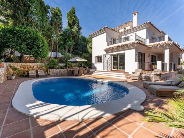 Villa con 4 Dormitorios  en Mijas