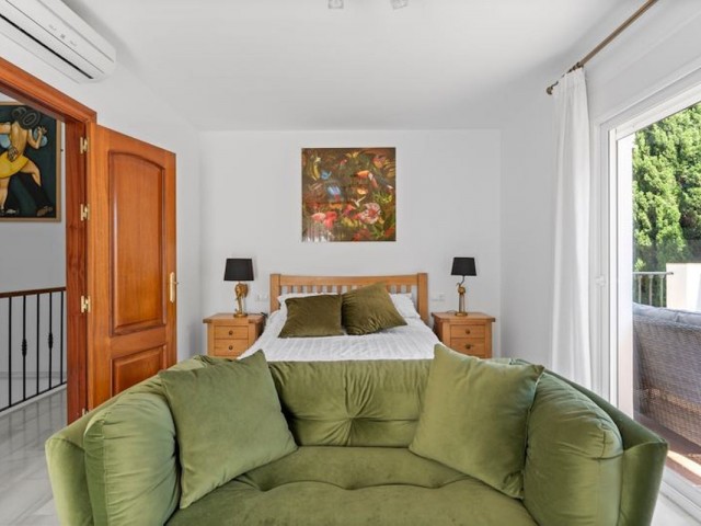 Villa con 4 Dormitorios  en Mijas