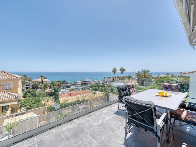 Villa avec 5 Chambres  à Estepona