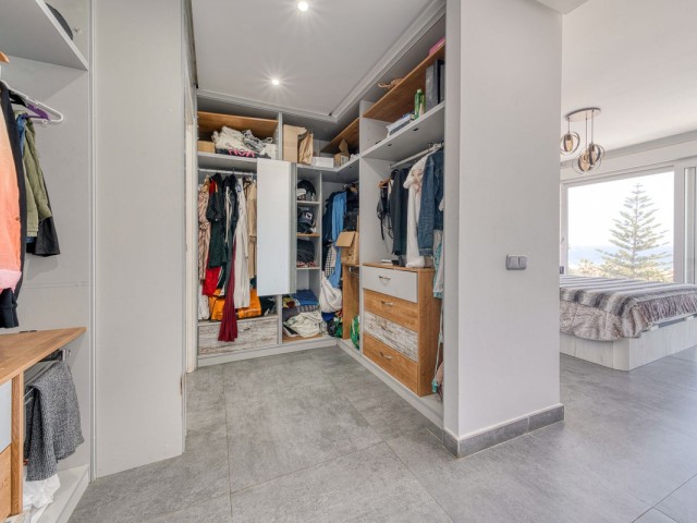 Villa avec 5 Chambres  à Estepona