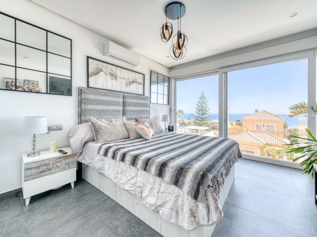 Villa avec 5 Chambres  à Estepona