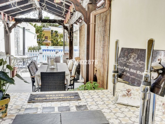 6 Bedrooms Villa in Benalmadena Costa