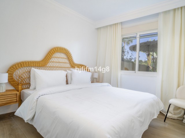 Apartamento con 2 Dormitorios  en Nueva Andalucía