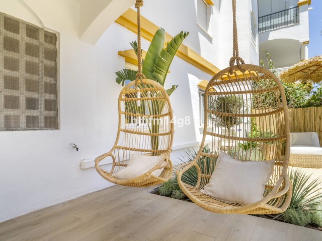 Apartamento con 2 Dormitorios  en Nueva Andalucía