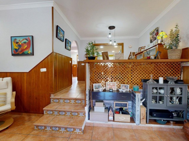 Villa con 4 Dormitorios  en Mijas
