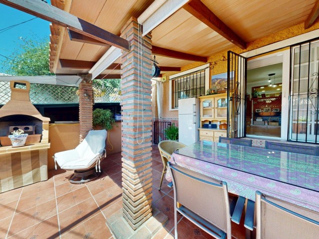 Villa con 4 Dormitorios  en Mijas