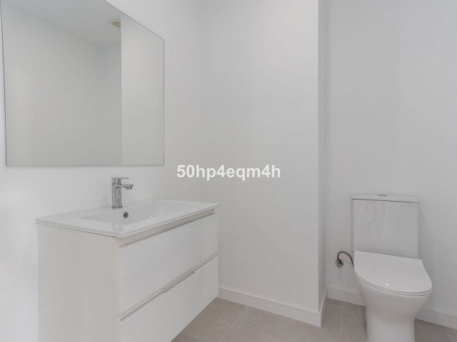 4 Bedrooms Apartment in Guadalmina Baja