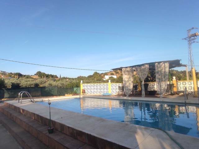 Villa con 4 Dormitorios  en La Cala