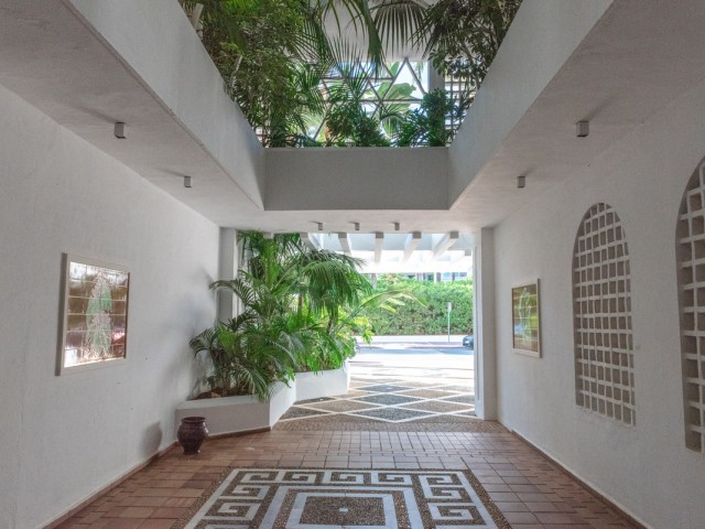 Apartamento con 3 Dormitorios  en Puerto Banús