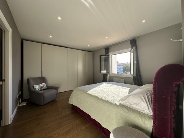 Apartamento con 3 Dormitorios  en Puerto Banús