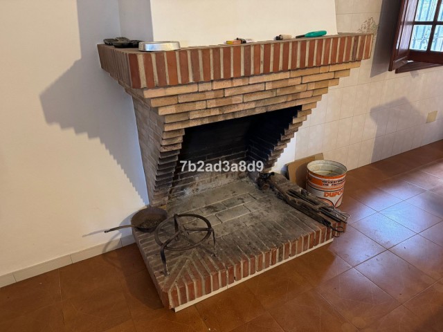 4 Bedrooms Villa in Estepona