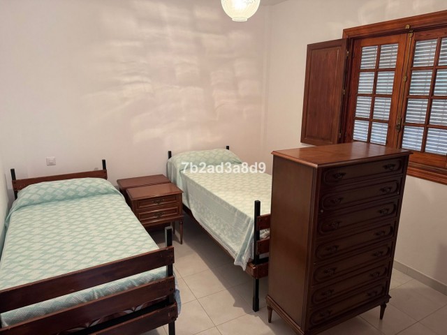 4 Bedrooms Villa in Estepona