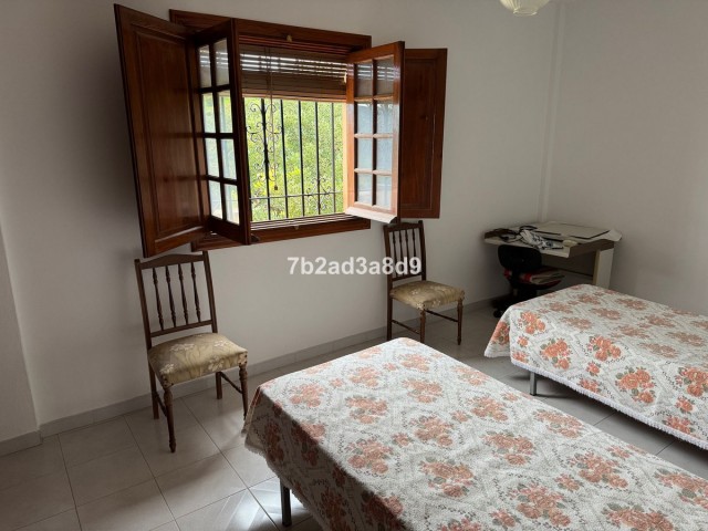 4 Bedrooms Villa in Estepona