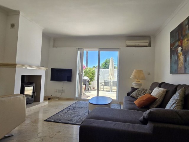 Adosado con 3 Dormitorios  en Costalita