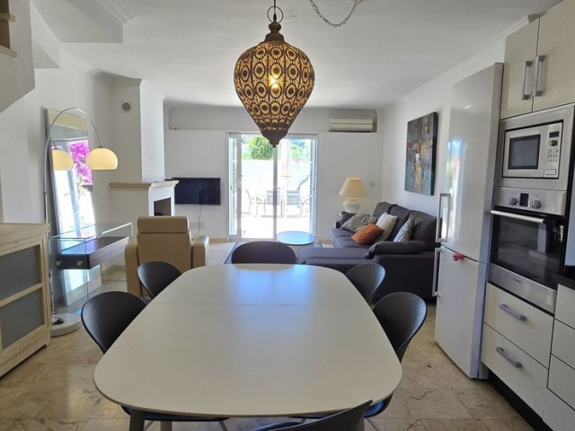 Adosado con 3 Dormitorios  en Costalita