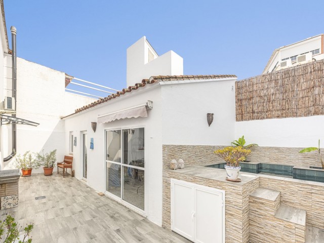 Maison mitoyenne avec 5 Chambres  à Estepona
