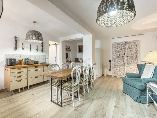 Maison mitoyenne avec 5 Chambres  à Estepona